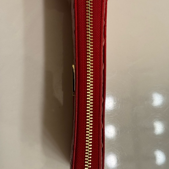 Kate Spade Rialto Place Neda
Clutch Wallet Red Croc Emb
Leather - Picture 5 of 11